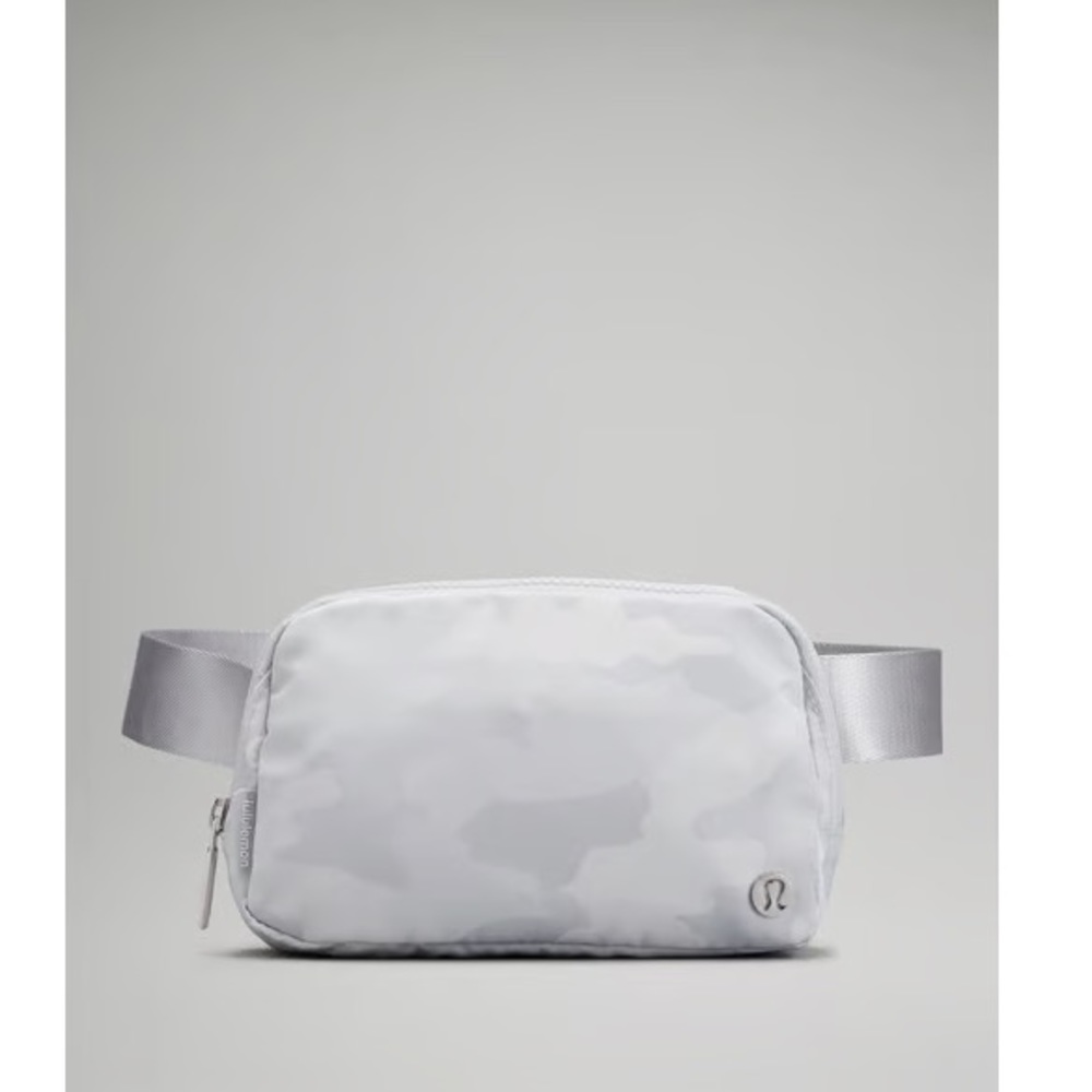 Lululemon Everywhere Belt Bag Heritage 365 Camo Starlight Multi